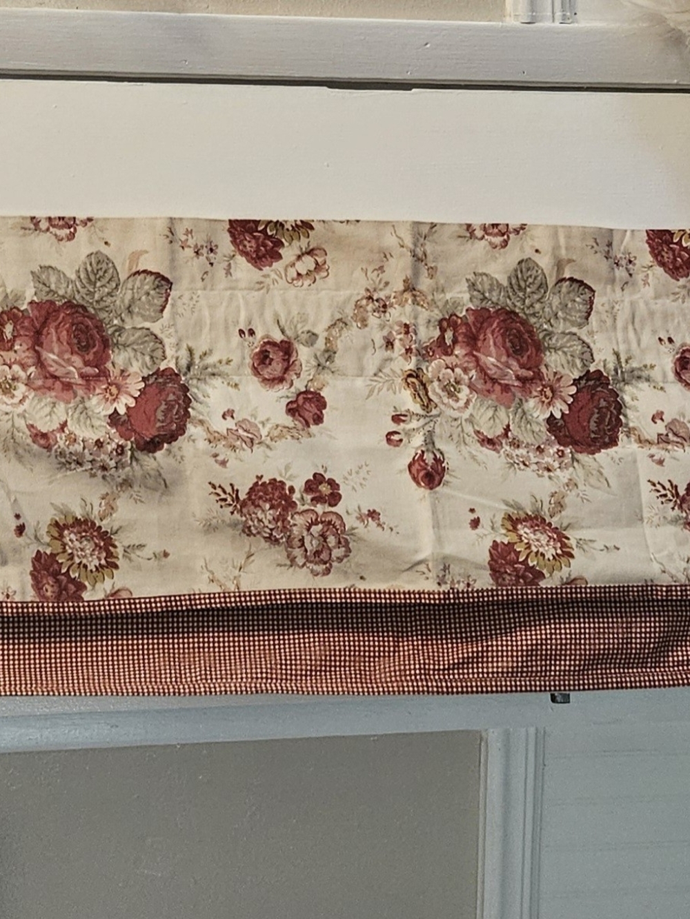 Waverly Garden Room Norfolk Rose Crimson Gingham Window Valances 72x18 set of 2 - Picture 5 of 5